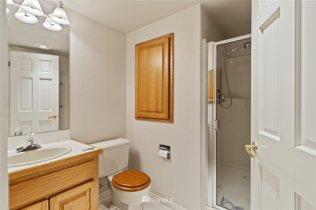 21140 Southeast May Valley Road Issaquah, WA 98027 - Photo 20 of 32 Gallery Image 20