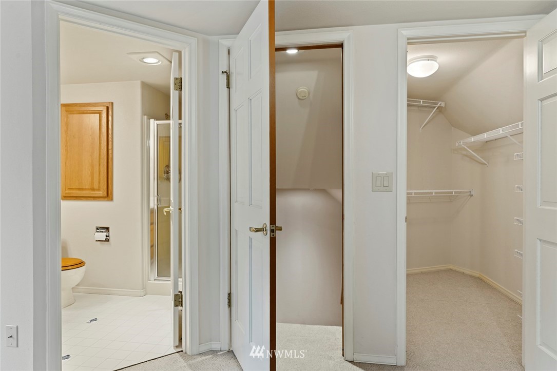 21140 Southeast May Valley Road Issaquah, WA 98027 - Photo 21 of 32 Gallery Image 21