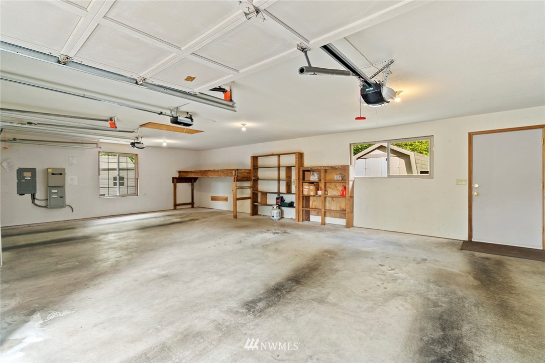 21140 Southeast May Valley Road Issaquah, WA 98027 - Photo 22 of 32 Gallery Image 22