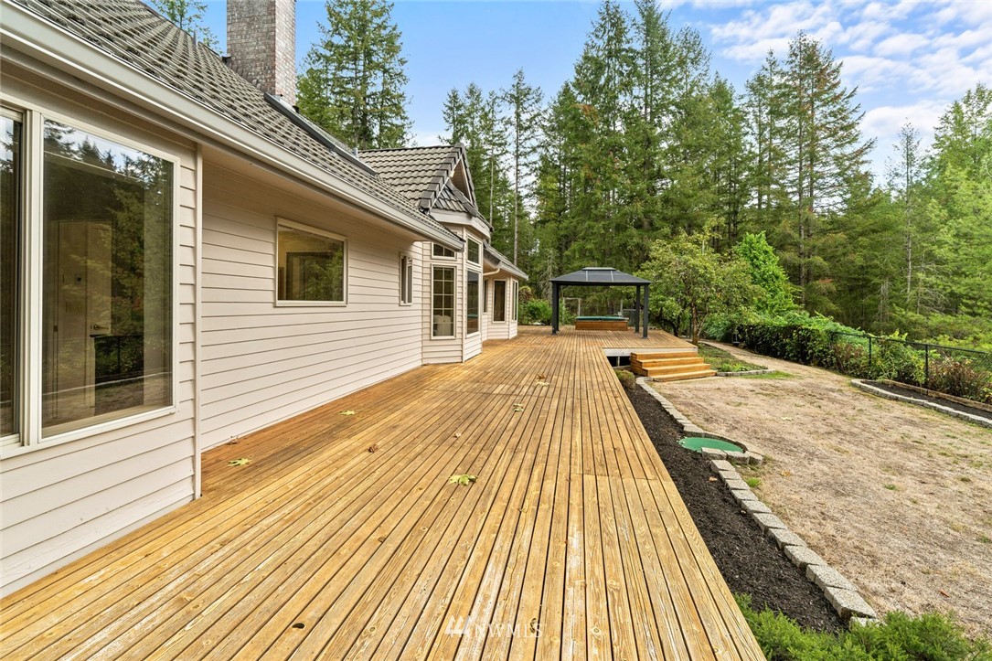 21140 Southeast May Valley Road Issaquah, WA 98027 - Photo 25 of 32 Gallery Image 25