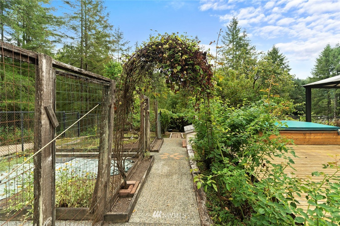 21140 Southeast May Valley Road Issaquah, WA 98027 - Photo 27 of 32 Gallery Image 27