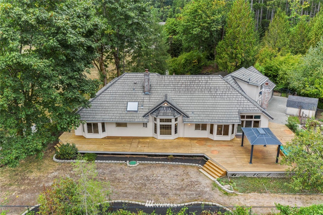 21140 Southeast May Valley Road Issaquah, WA 98027 - Photo 29 of 32 Gallery Image 29
