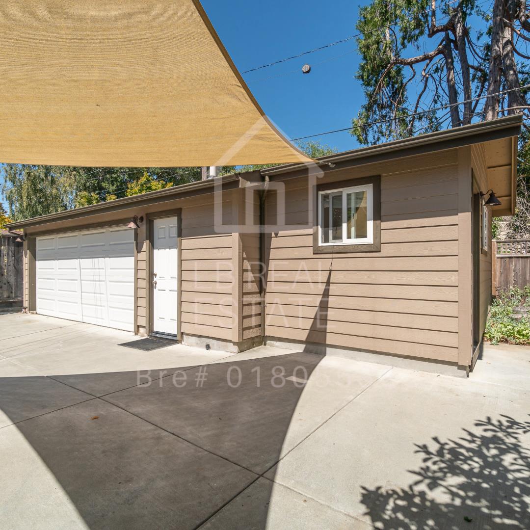 1382 Sir Francis Drake Boulevard San Anselmo, CA 94960 - Photo 12 of 16 a front view of a house