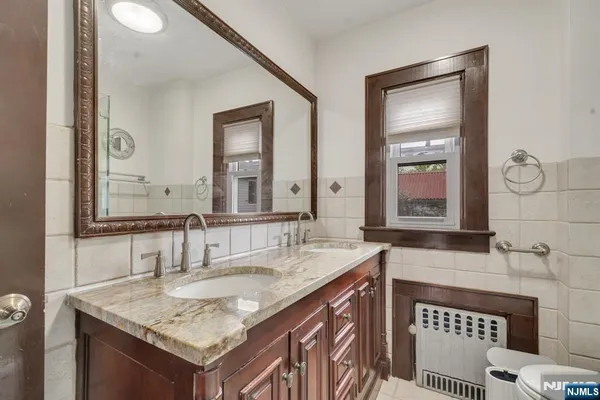 $799,900 | 429 Palisade Avenue, Cliffside Park, NJ 07010