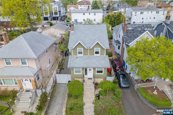 $799,900 | 429 Palisade Avenue, Cliffside Park, NJ 07010