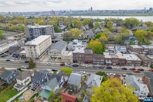 $799,900 | 429 Palisade Avenue, Cliffside Park, NJ 07010