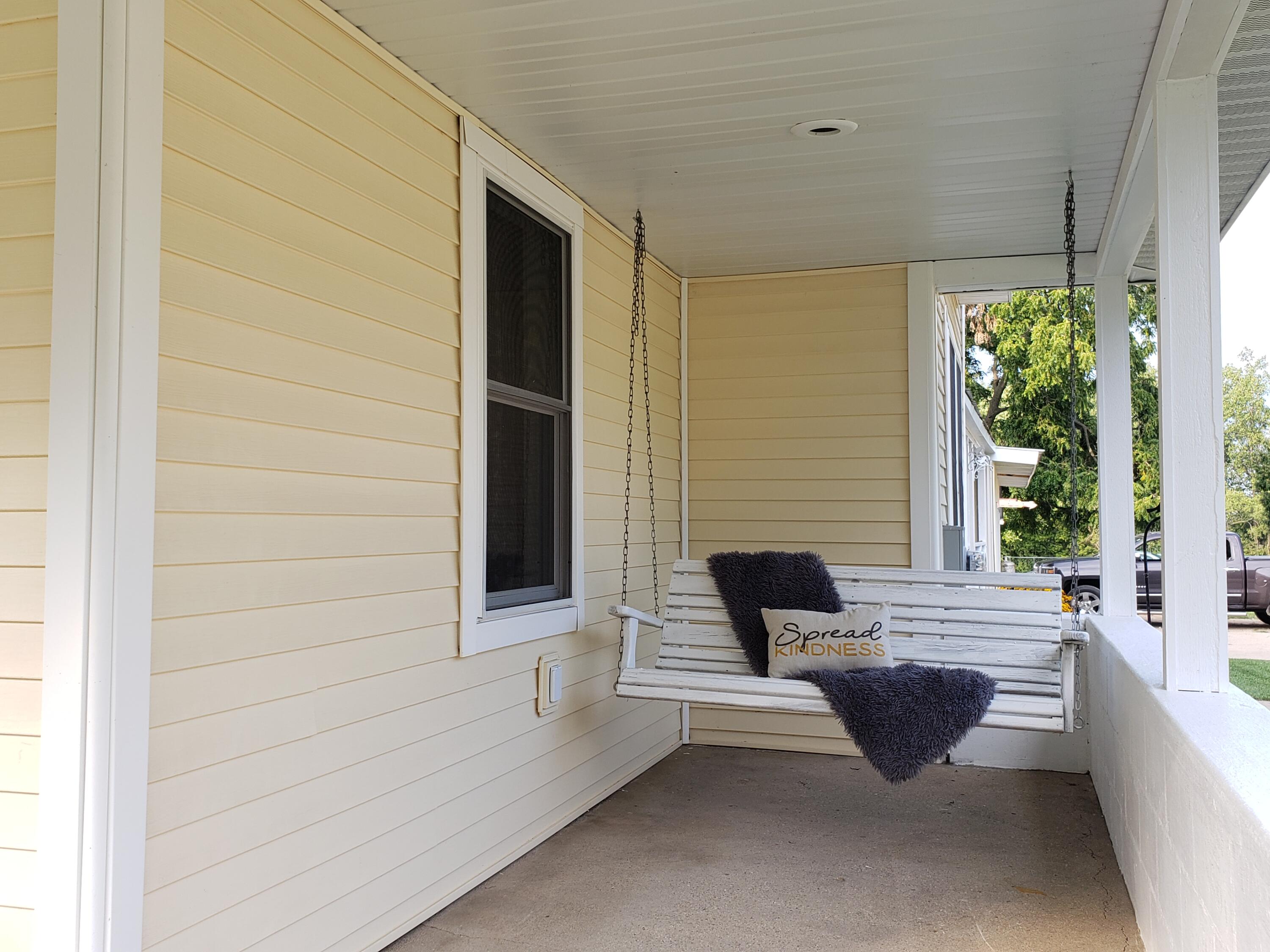 814 Lyons Road Portland, MI 48875 - Photo 3 of 129 20210821_182958