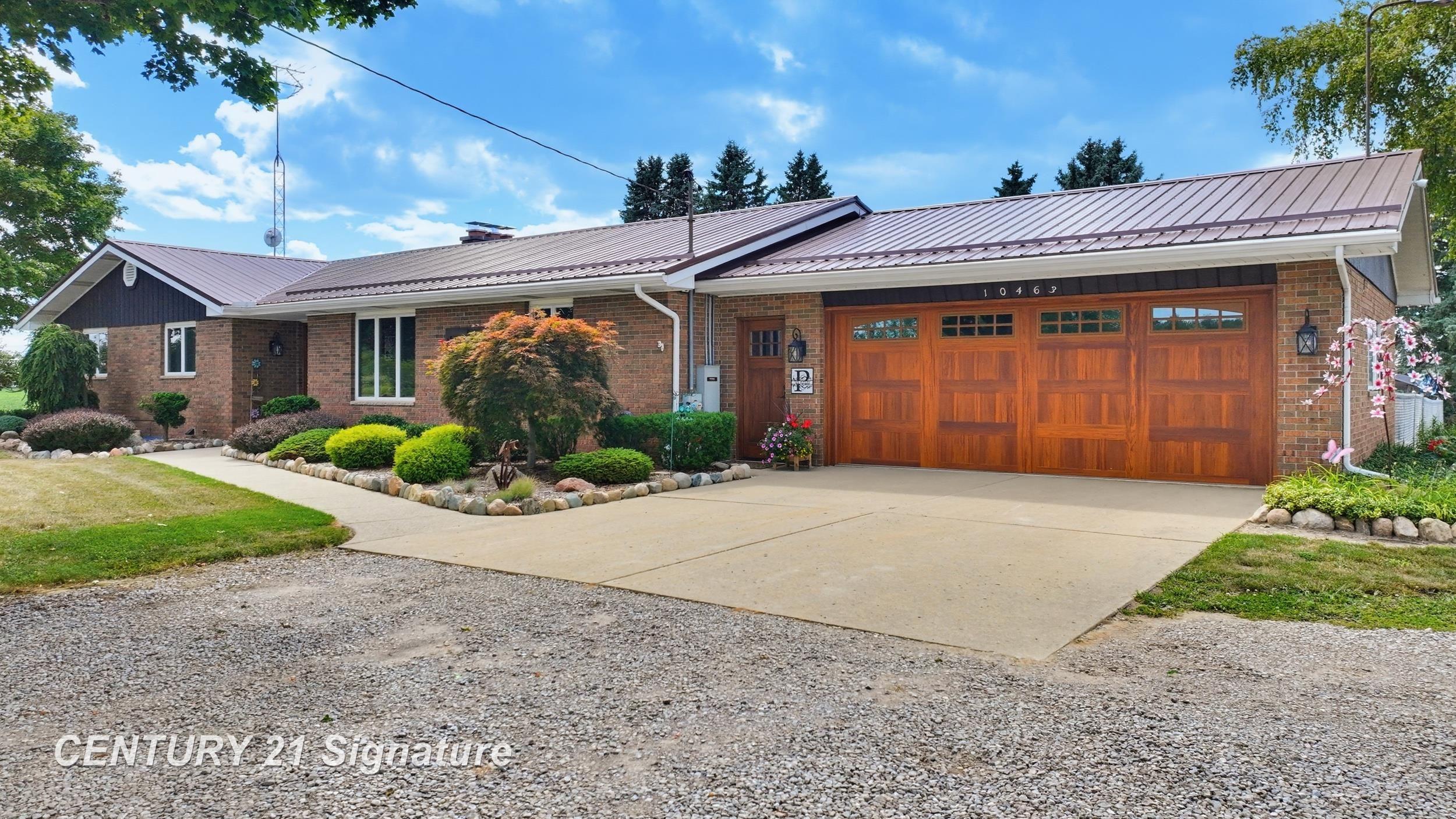 10463 North Woodbridge Road Wheeler, MI 48662 - Photo 4 of 68 Gallery Image 4