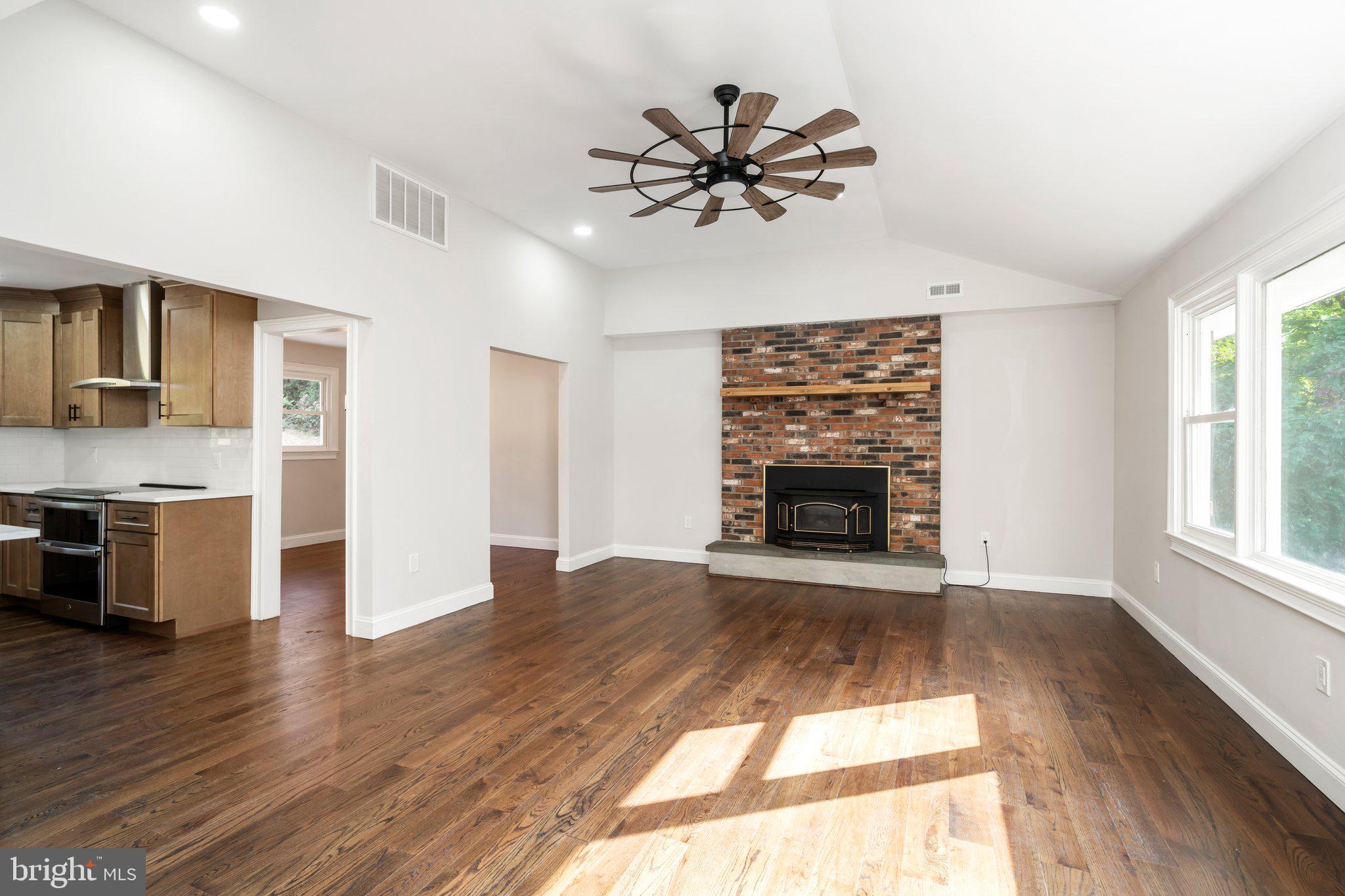 719 Monmouth Road Chesterfield, NJ 08515 - Photo 4 of 36 Gallery Image 4