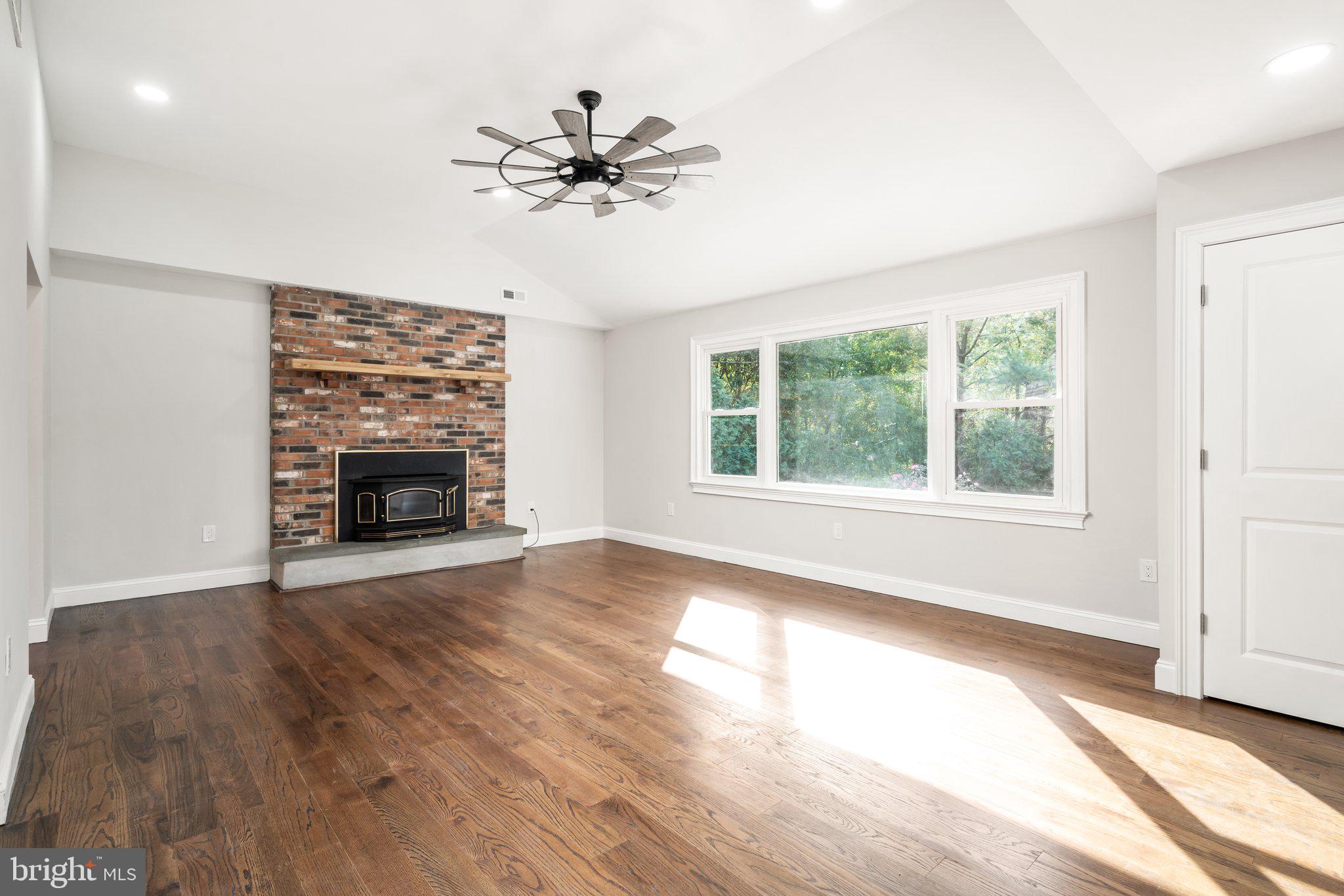 719 Monmouth Road Chesterfield, NJ 08515 - Photo 5 of 36 Gallery Image 5