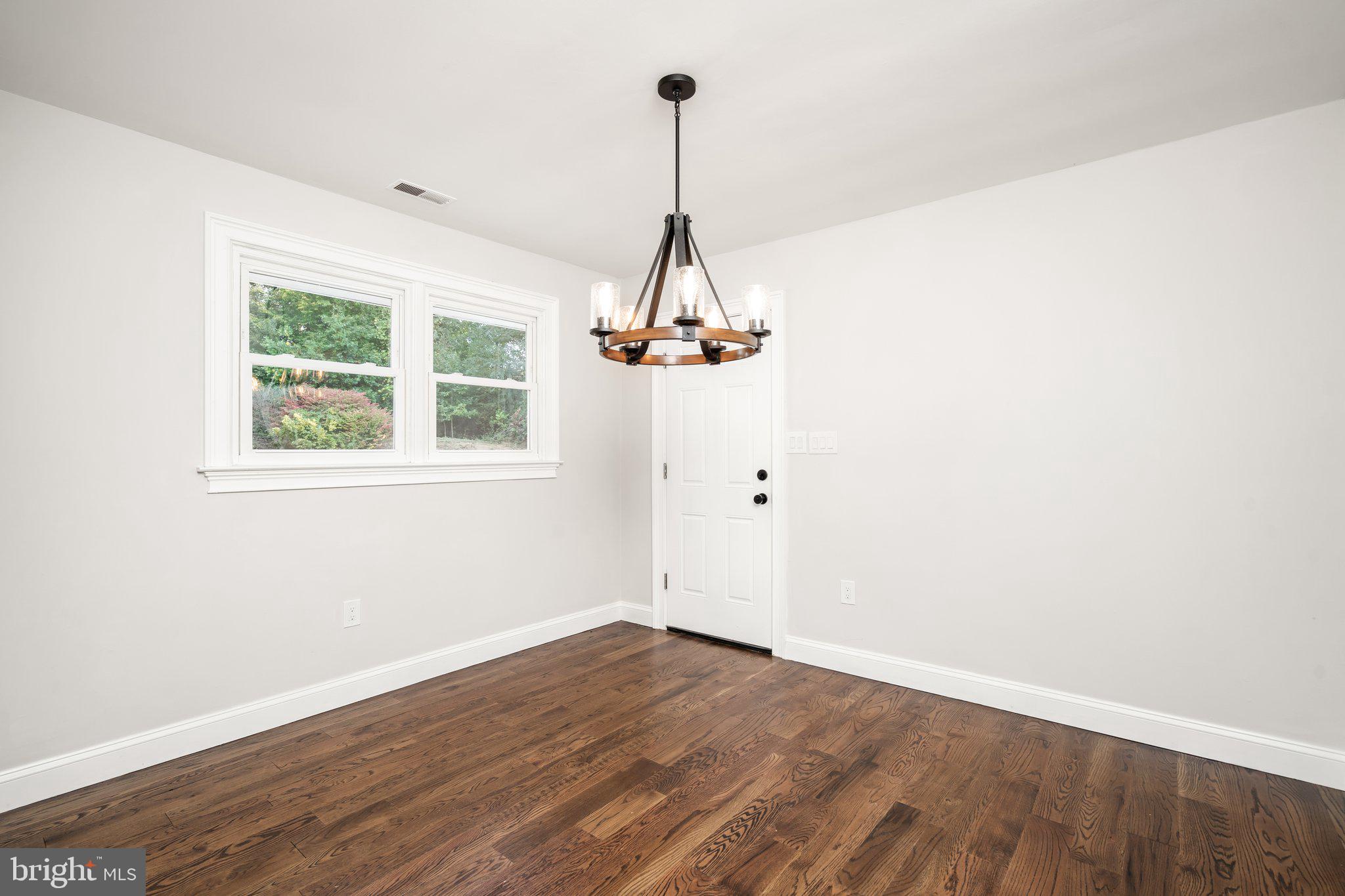 719 Monmouth Road Chesterfield, NJ 08515 - Photo 6 of 36 Gallery Image 6