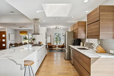 $1,099,000 | 9522 Robin Meadow Drive, Dallas, TX 75243