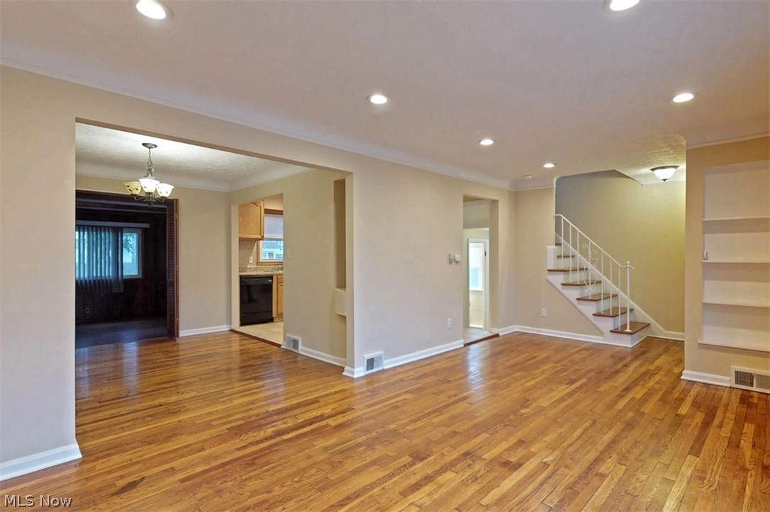3883 Covington Road South Euclid, OH 44121 - Photo 4 of 30