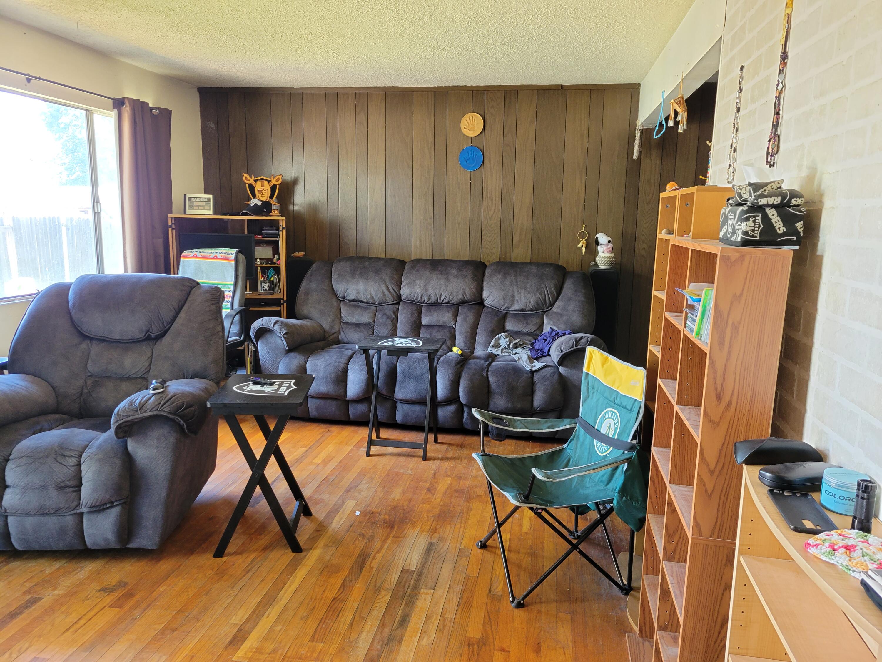 3551 Oasis Road Redding, CA 96003 - Photo 8 of 27 3551 Oasis living room - Copy