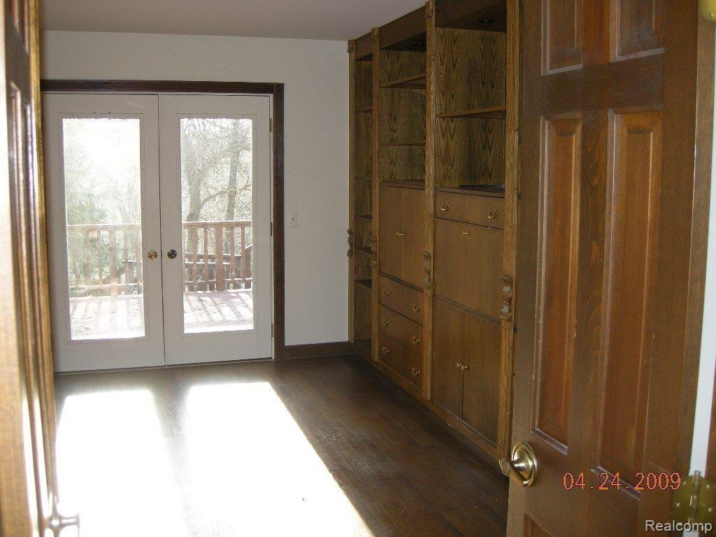 1895 Squirrel Road Bloomfield Hills, MI 48304 - Photo 13 of 25 DSCN9729