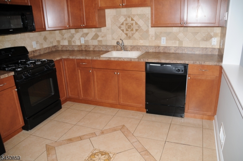 171 Autumn Ridge Road Morris Plains, NJ 07950 - Photo 9 of 37 Gallery Image 9