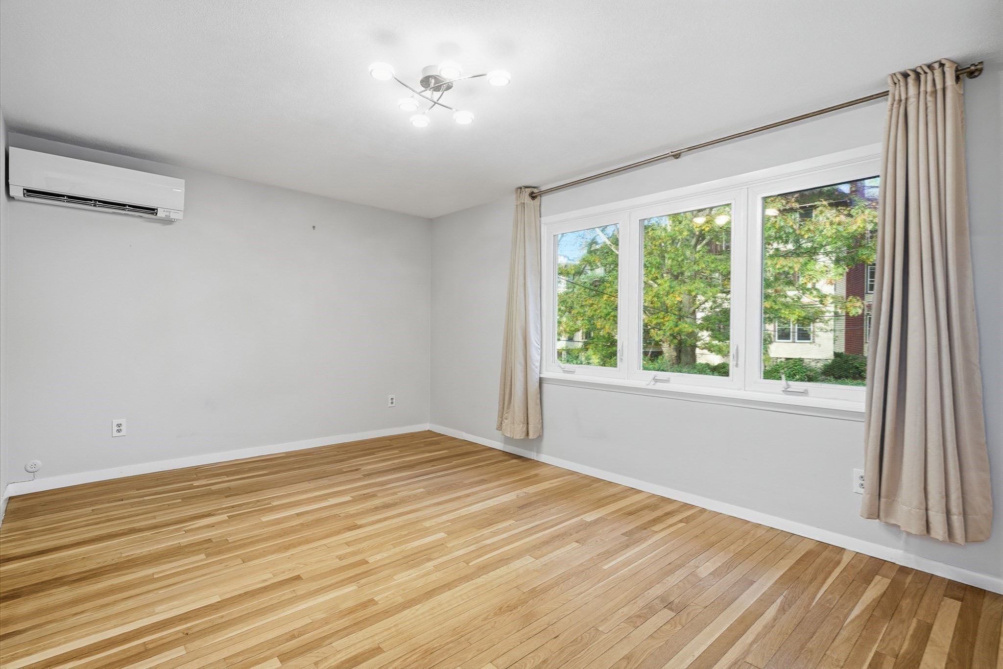 184 Rawson Road, Unit 184 Brookline, MA 02445 - Photo 12 of 25 Gallery Image 12