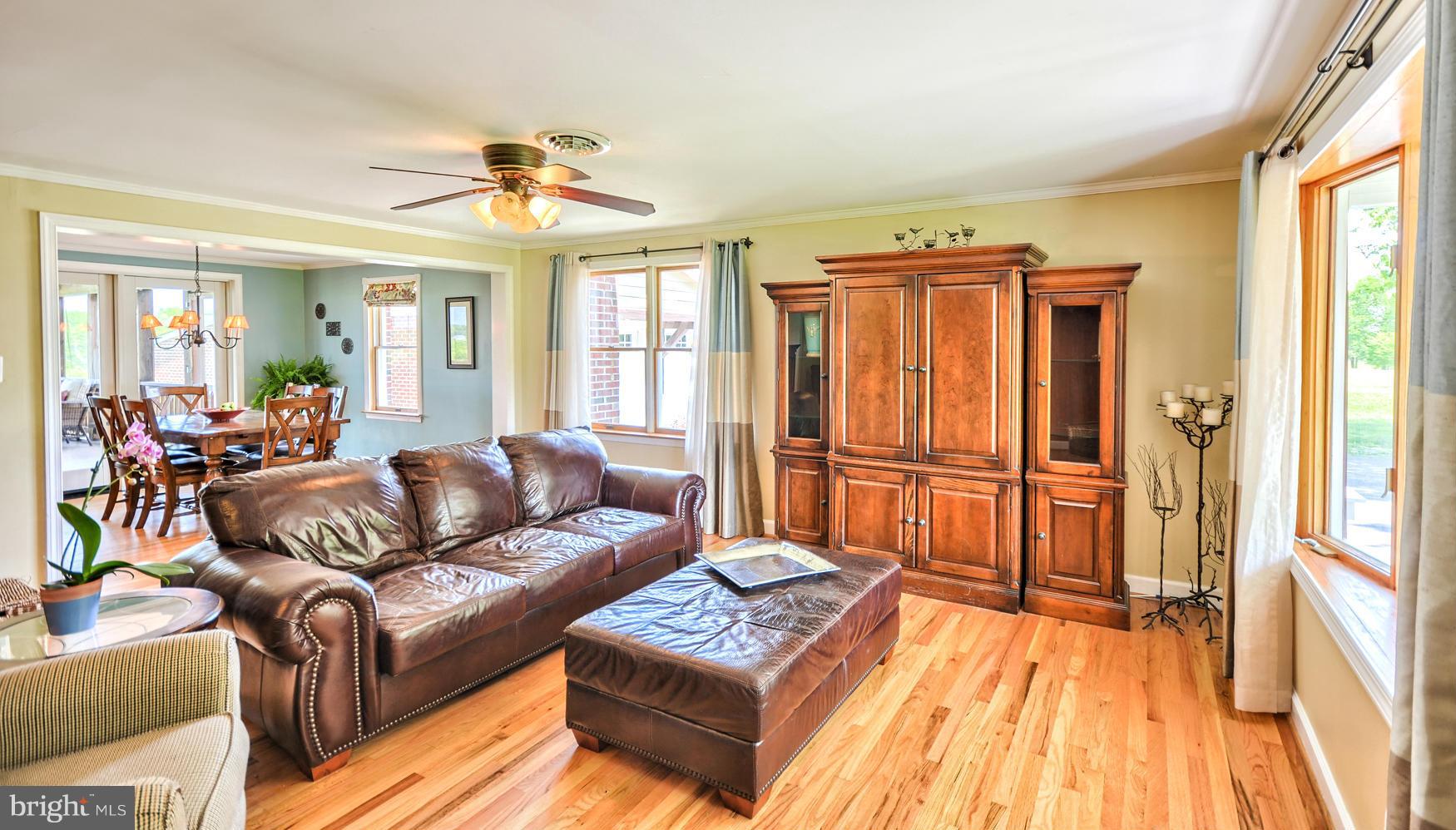 2946 Roderick Road Frederick, MD 21704 - Photo 3 of 30 Living Room