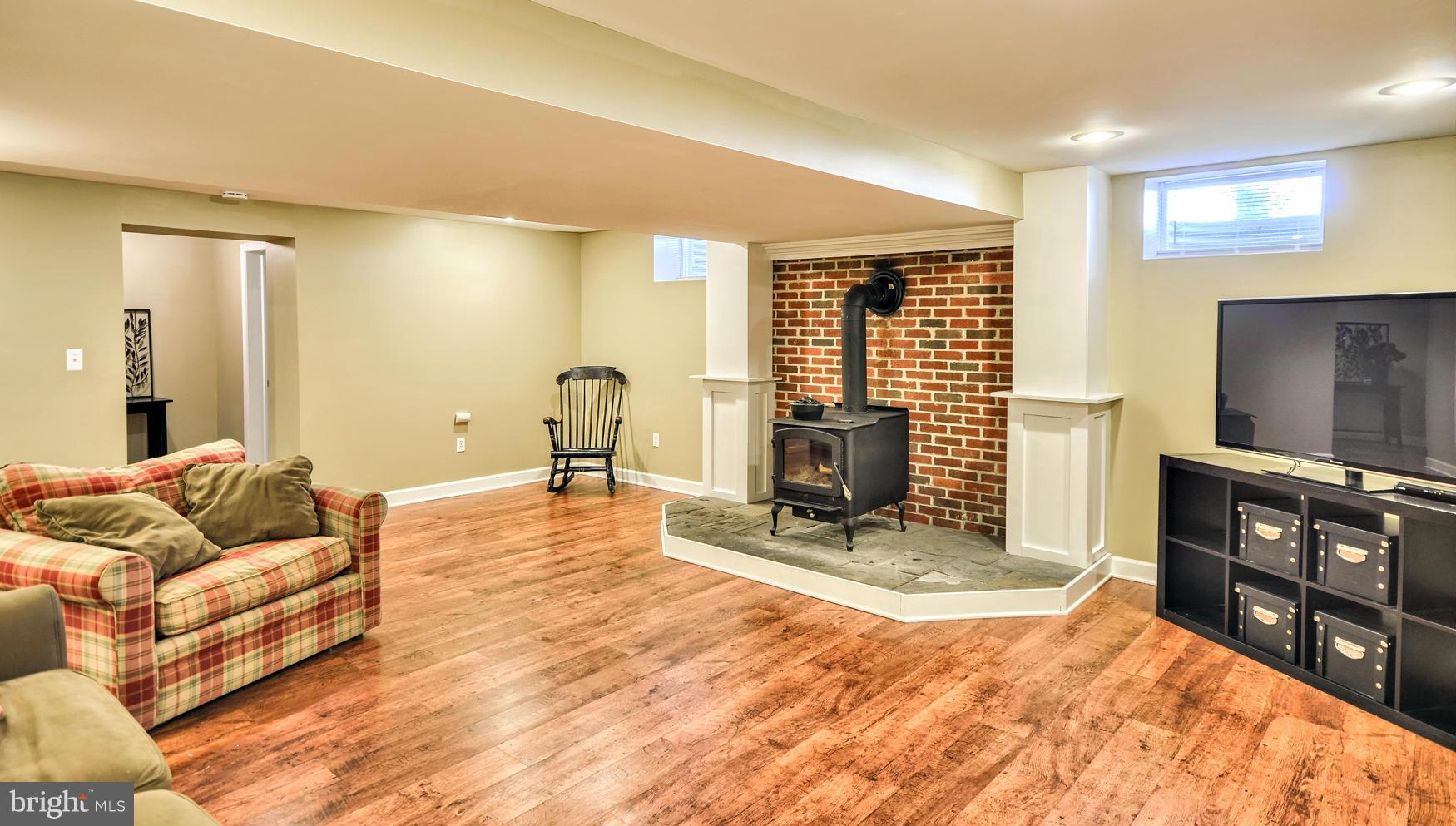 2946 Roderick Road Frederick, MD 21704 - Photo 5 of 30 Family Room