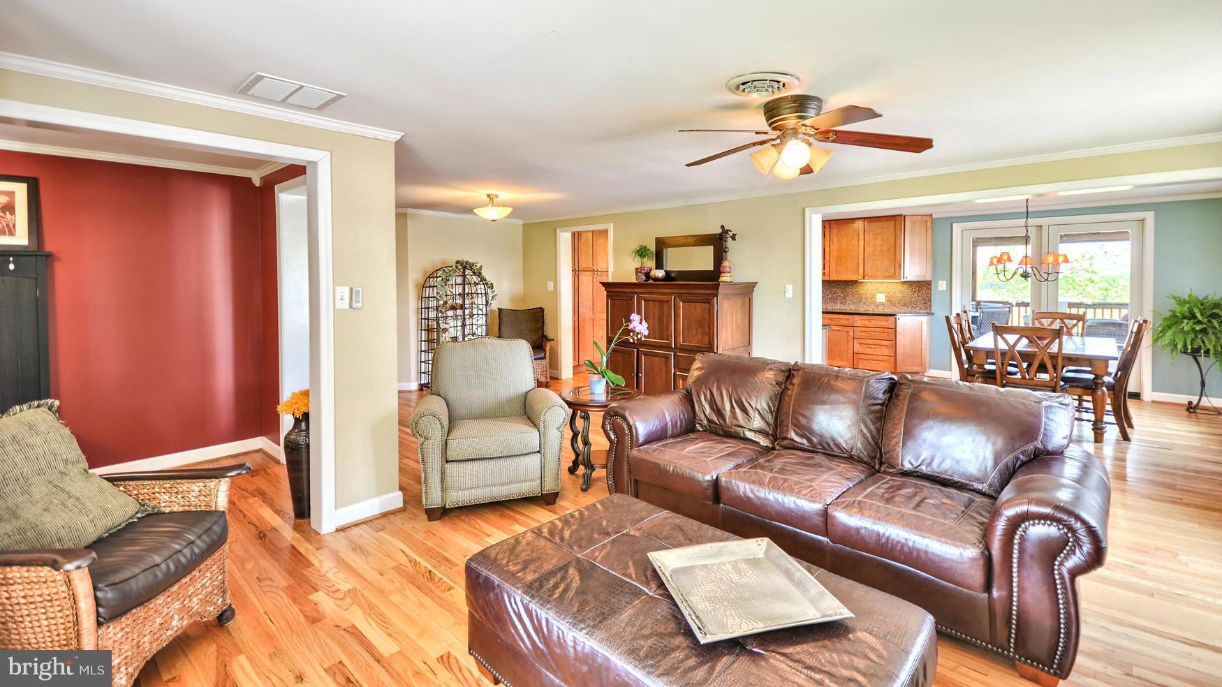2946 Roderick Road Frederick, MD 21704 - Photo 7 of 30 Living Room