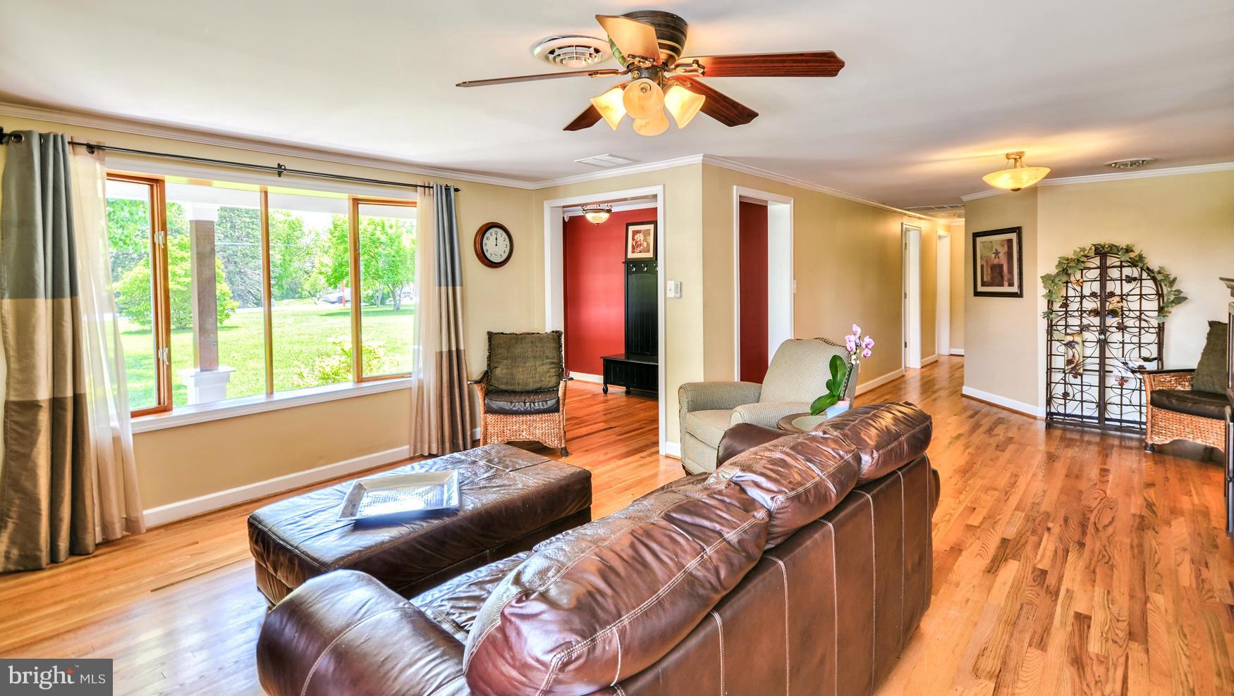 2946 Roderick Road Frederick, MD 21704 - Photo 9 of 30 Living Room