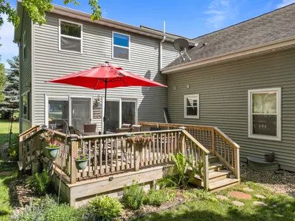 $560,000 | W6093 Mariner Hills Trail, La Grange, WI 53121