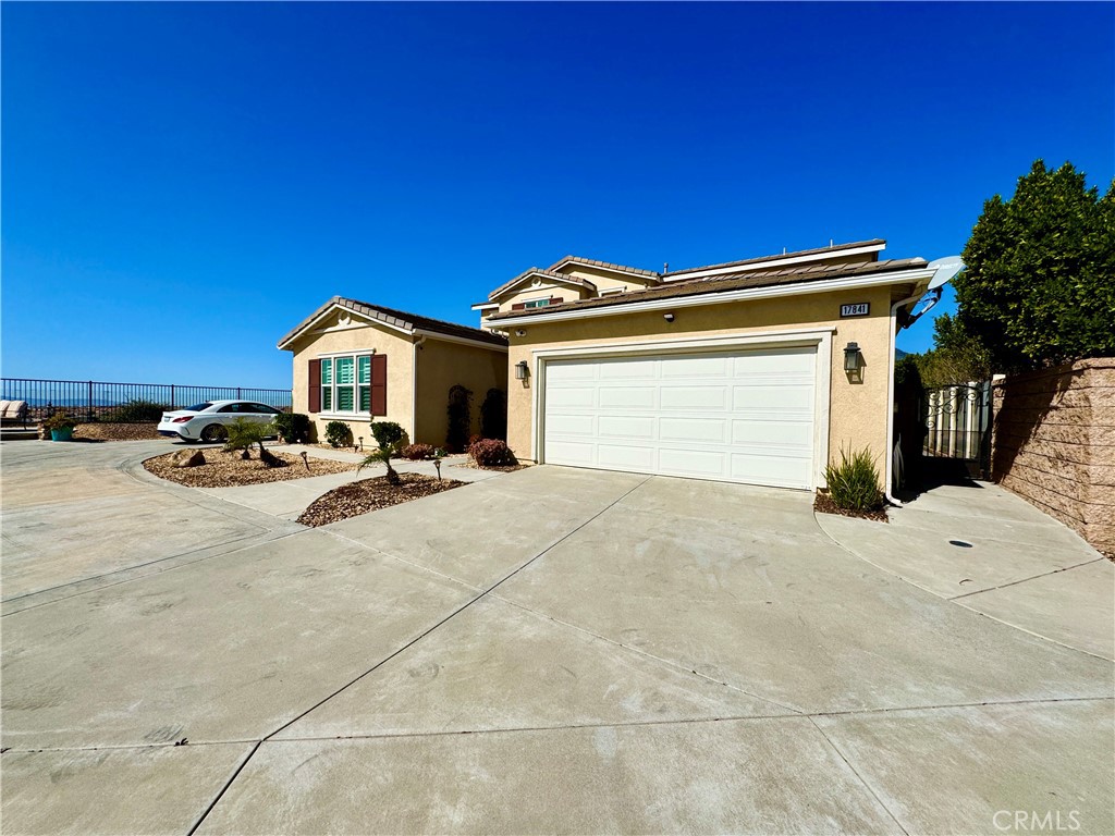 17841 Grapevine Lane San Bernardino, CA 92407 - Photo 3 of 63