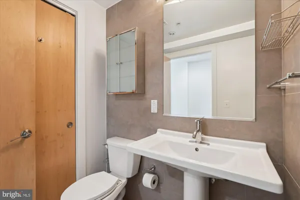 $2,500 | 1133 14th Street Northwest, Unit 1209, Washington, DC 20005