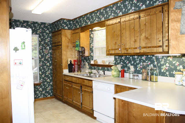 142 Michael Loop Daphne, AL 36526 - Photo 4 of 16 Kitchen 2