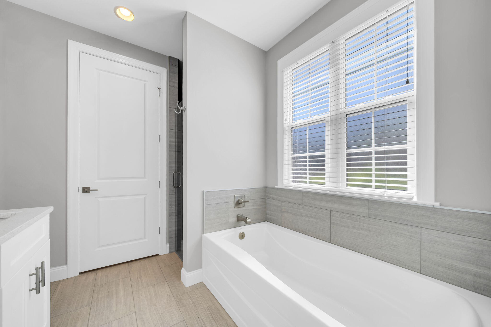 304 Windrow Way Inlet Beach Inlet Beach, FL 32461 - Photo 28 of 70 a bathroom with a bathtub and window