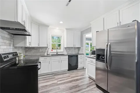 $425,000 | 1216 West 97th Street, Kansas City, MO 64114