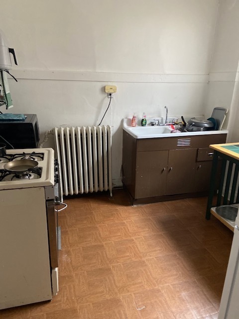 4022 West Cermak Road Chicago, IL 60623 - Photo 4 of 15 a room with storage and utility