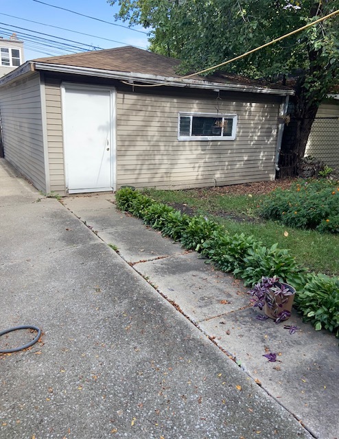 4022 West Cermak Road Chicago, IL 60623 - Photo 7 of 15 a front view of house with yard