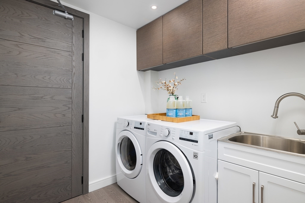 69 Walnut Street, Unit 4 Brookline, MA 02445 - Photo 14 of 19