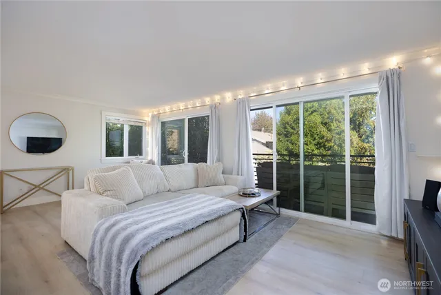 $550,000 | 2830 Northwest 56th Street, Unit 306, Seattle, WA 98107