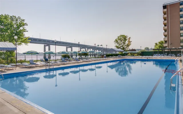 $440,000 | 162-40 9th Avenue, Unit 3B | Beechhurst