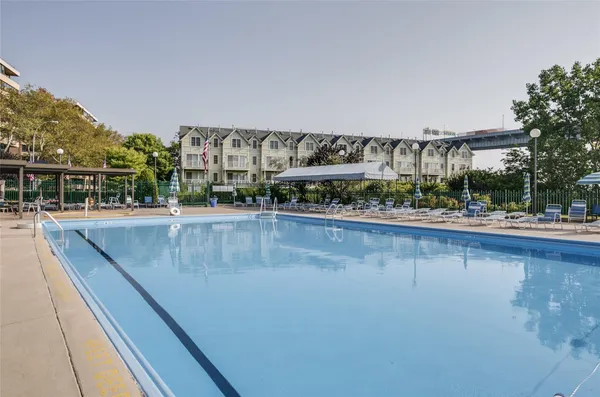 $440,000 | 162-40 9th Avenue, Unit 3B | Beechhurst