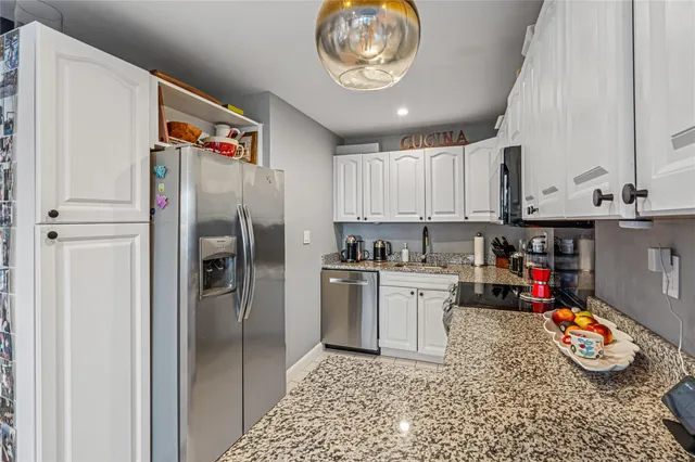 $440,000 | 162-40 9th Avenue, Unit 3B | Beechhurst