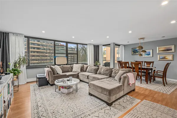 $440,000 | 162-40 9th Avenue, Unit 3B | Beechhurst