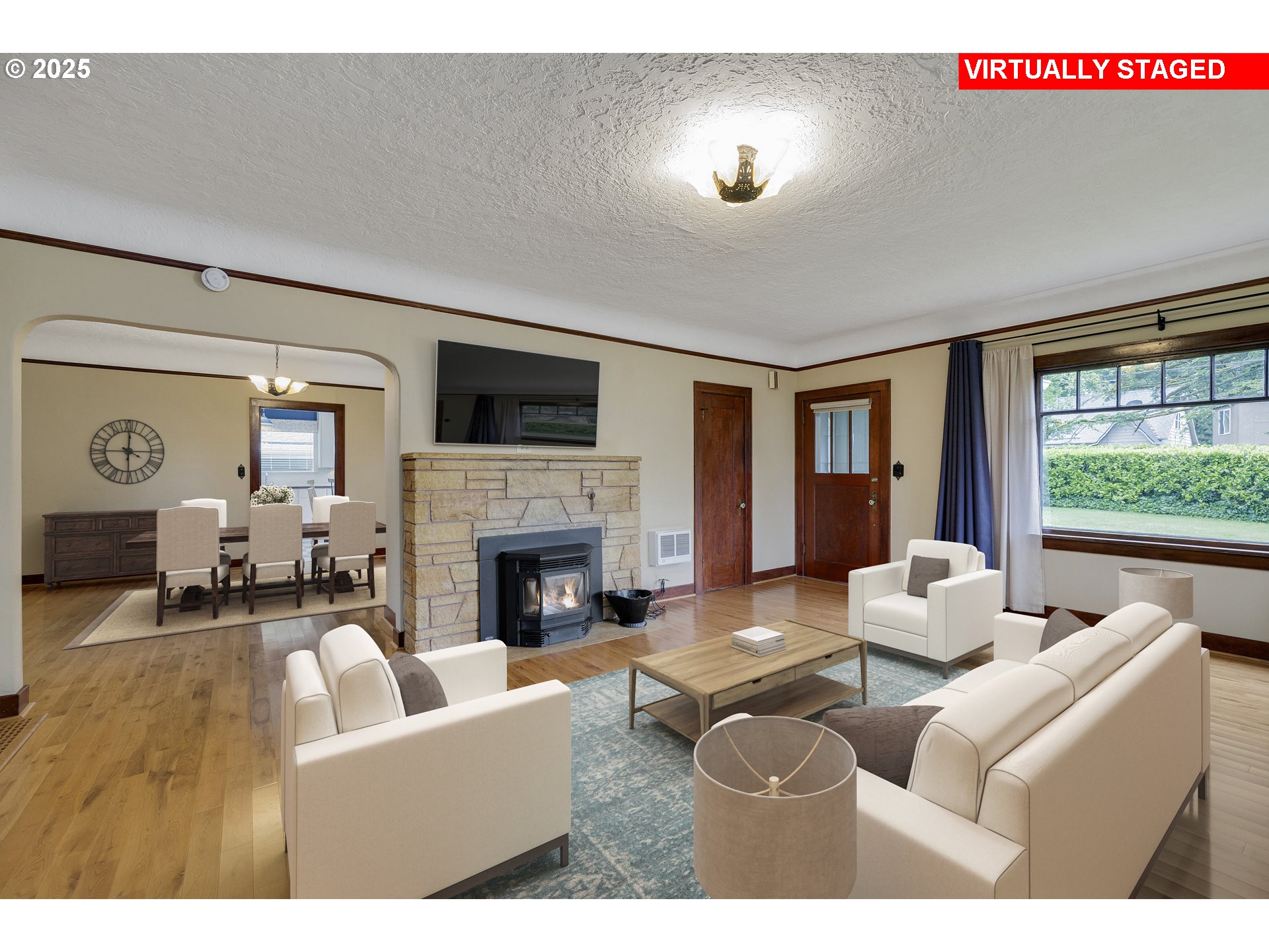 Living Room/Dining Room