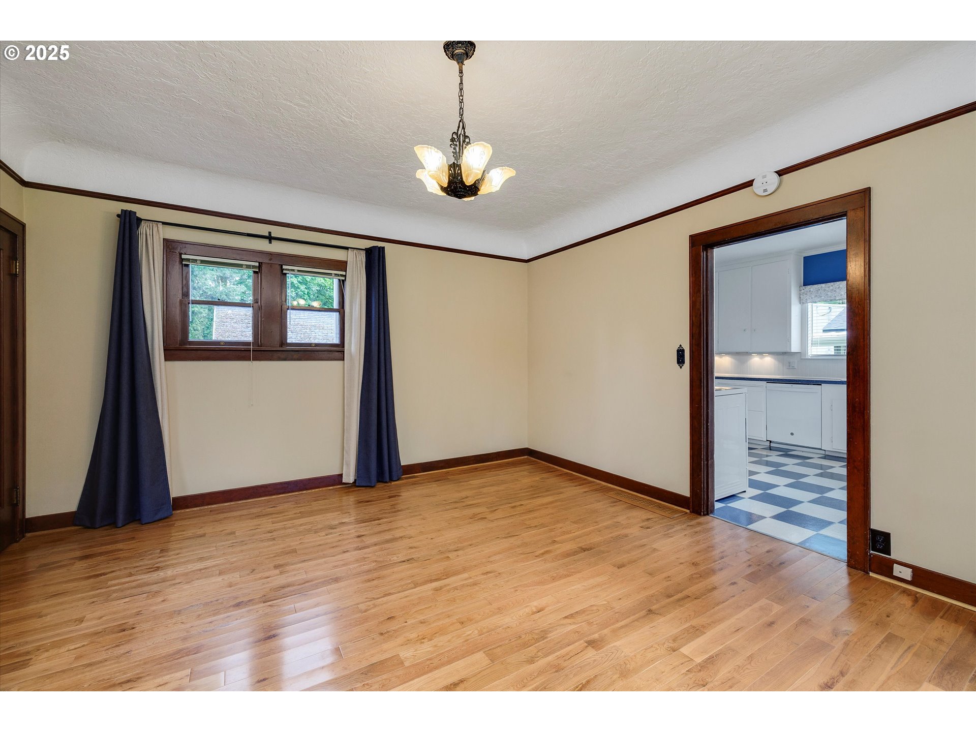 14097 South Livesay Road Oregon City, OR 97045 - Photo 8 of 31 Dining Room