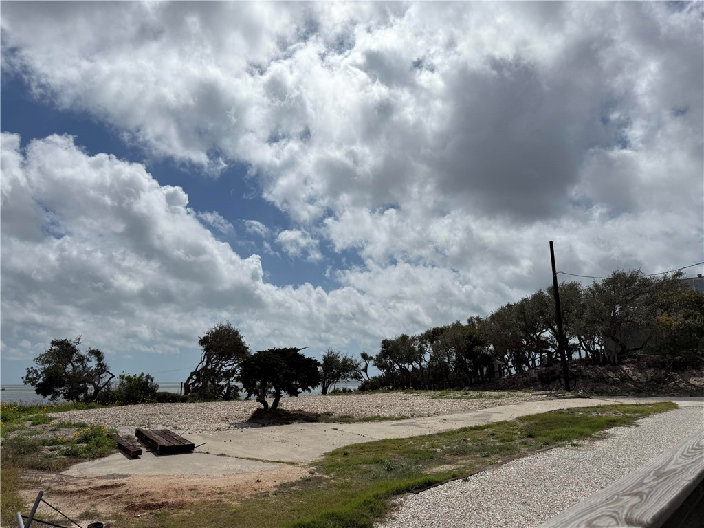 102 Bay Road Rockport, TX 78382 - Photo 6 of 7