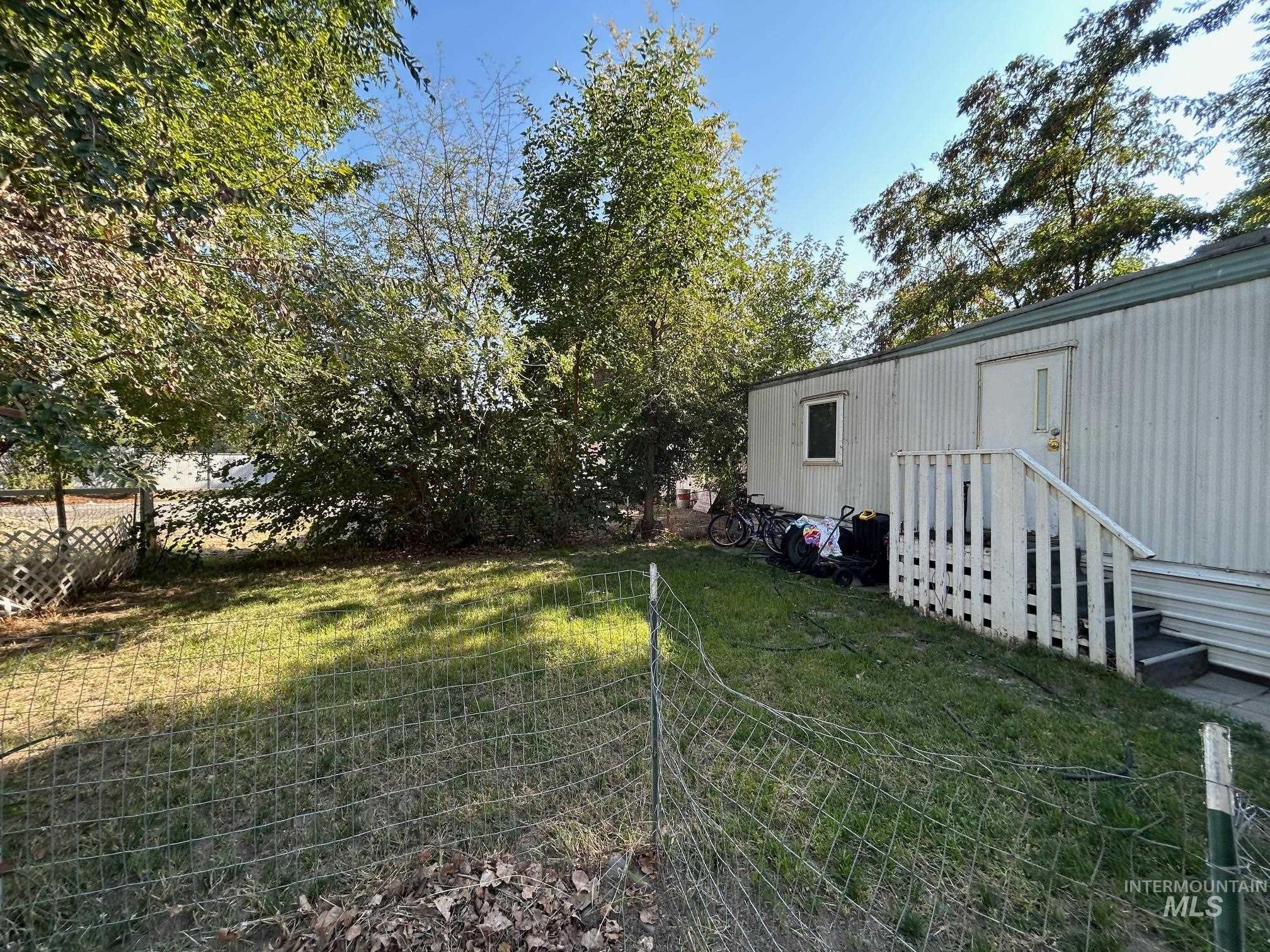 1383 Fair Street, Unit 5 Clarkston, WA 99403 - Photo 4 of 16 View of yard