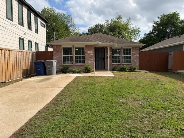 $1,695 | 1728 McBroom Street, Dallas, TX 75212