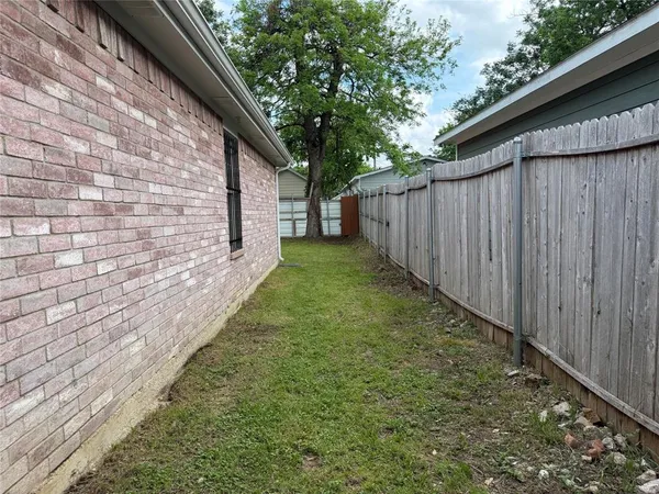 $1,695 | 1728 McBroom Street, Dallas, TX 75212