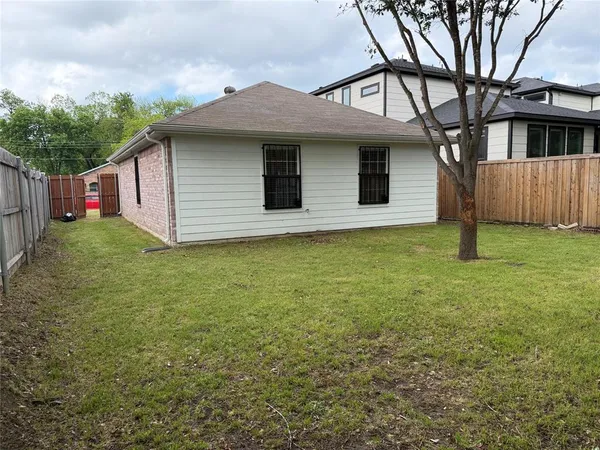 $1,695 | 1728 McBroom Street, Dallas, TX 75212