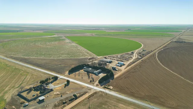 $6,875,988 | Te Velde Irrigated Farm, Dimmitt, TX 79027