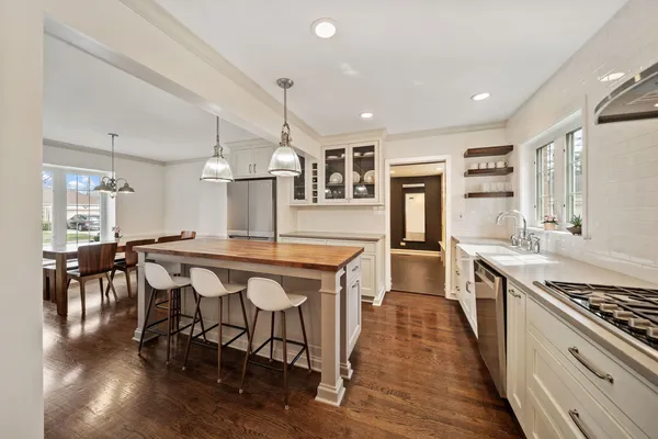 $749,900 | 901 South Seminary Avenue, Park Ridge, IL 60068