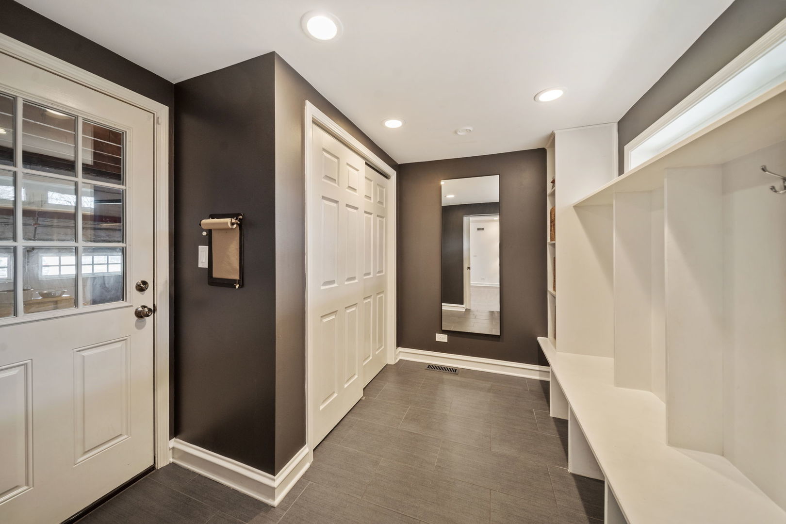 901 South Seminary Avenue Park Ridge, IL 60068 - Photo 16 of 42