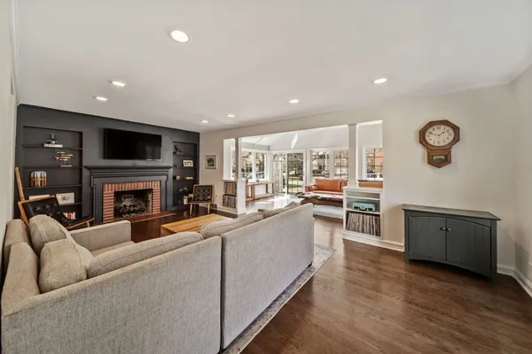 $749,900 | 901 South Seminary Avenue, Park Ridge, IL 60068